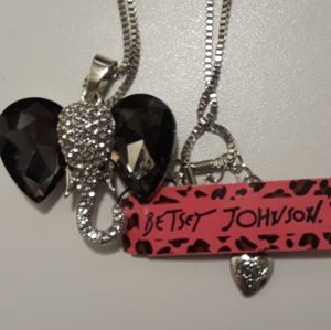 Betsey Johnson elephant necklace, new